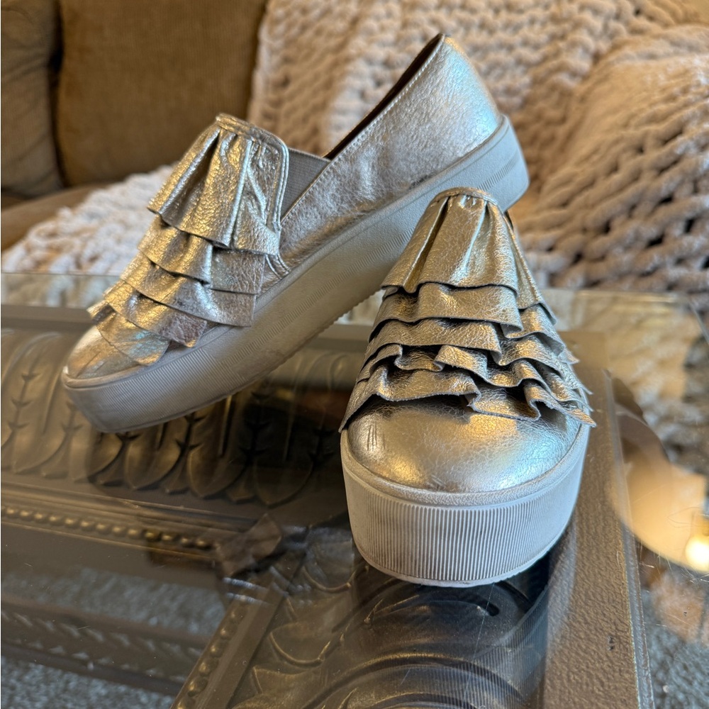 BP Marion Gold ruffle platform sneakers